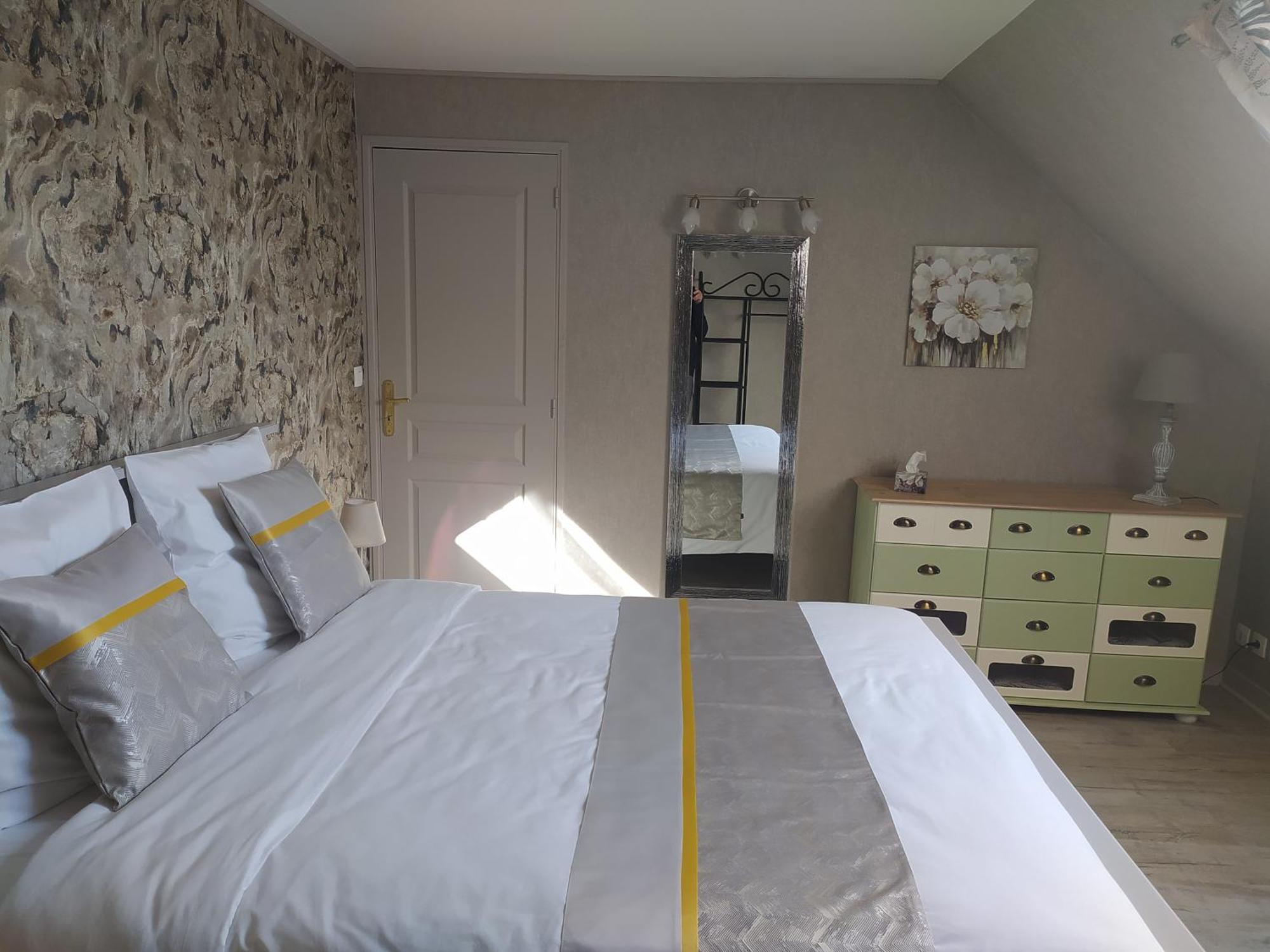 Des Roux Et Des Pious Suite De 35 A 60 M2 Et 3 Chambres Pour Groupe De 2 A 6 Personnes Civray-de-Touraine Екстер'єр фото