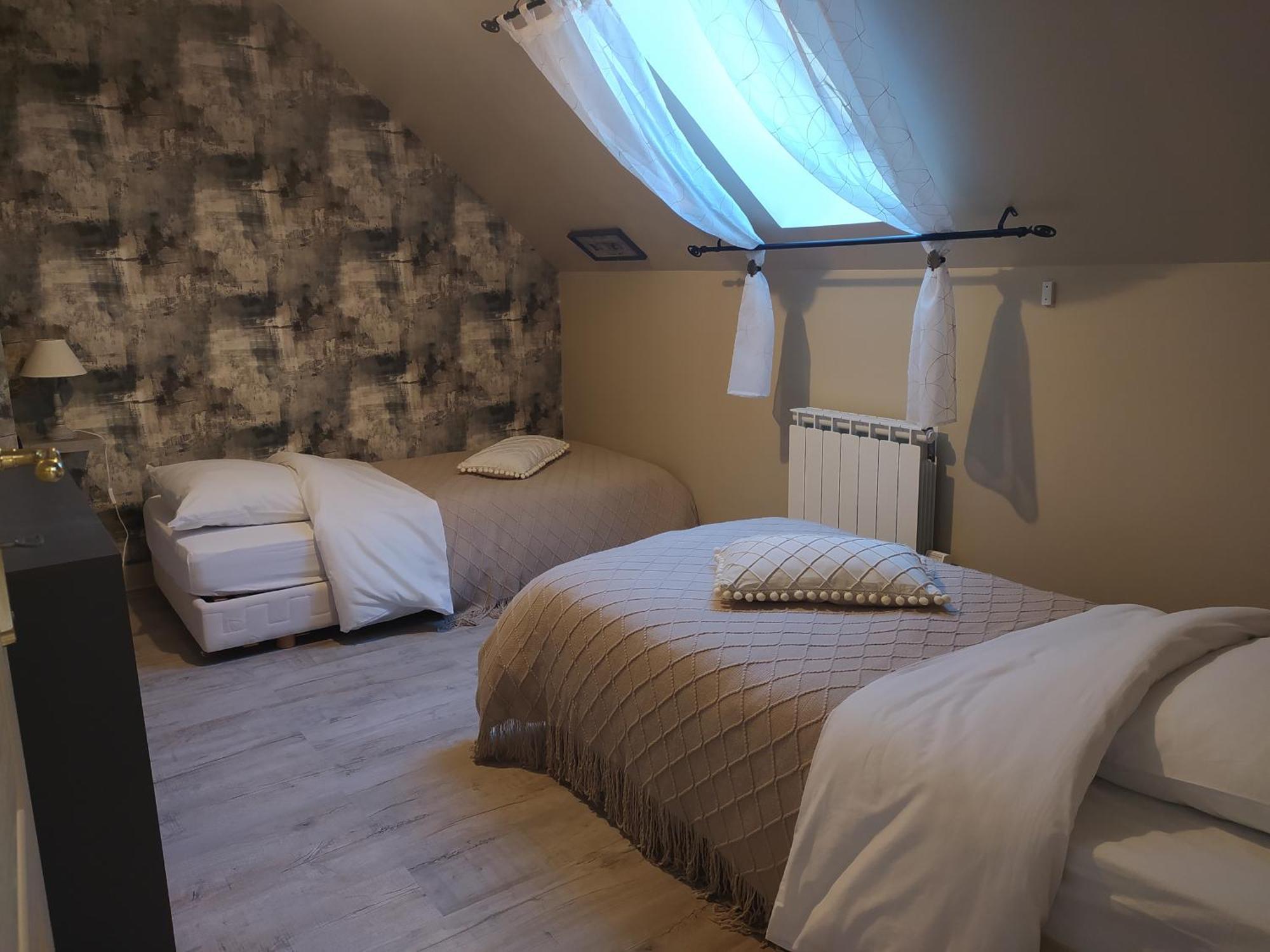 Des Roux Et Des Pious Suite De 35 A 60 M2 Et 3 Chambres Pour Groupe De 2 A 6 Personnes Civray-de-Touraine Екстер'єр фото