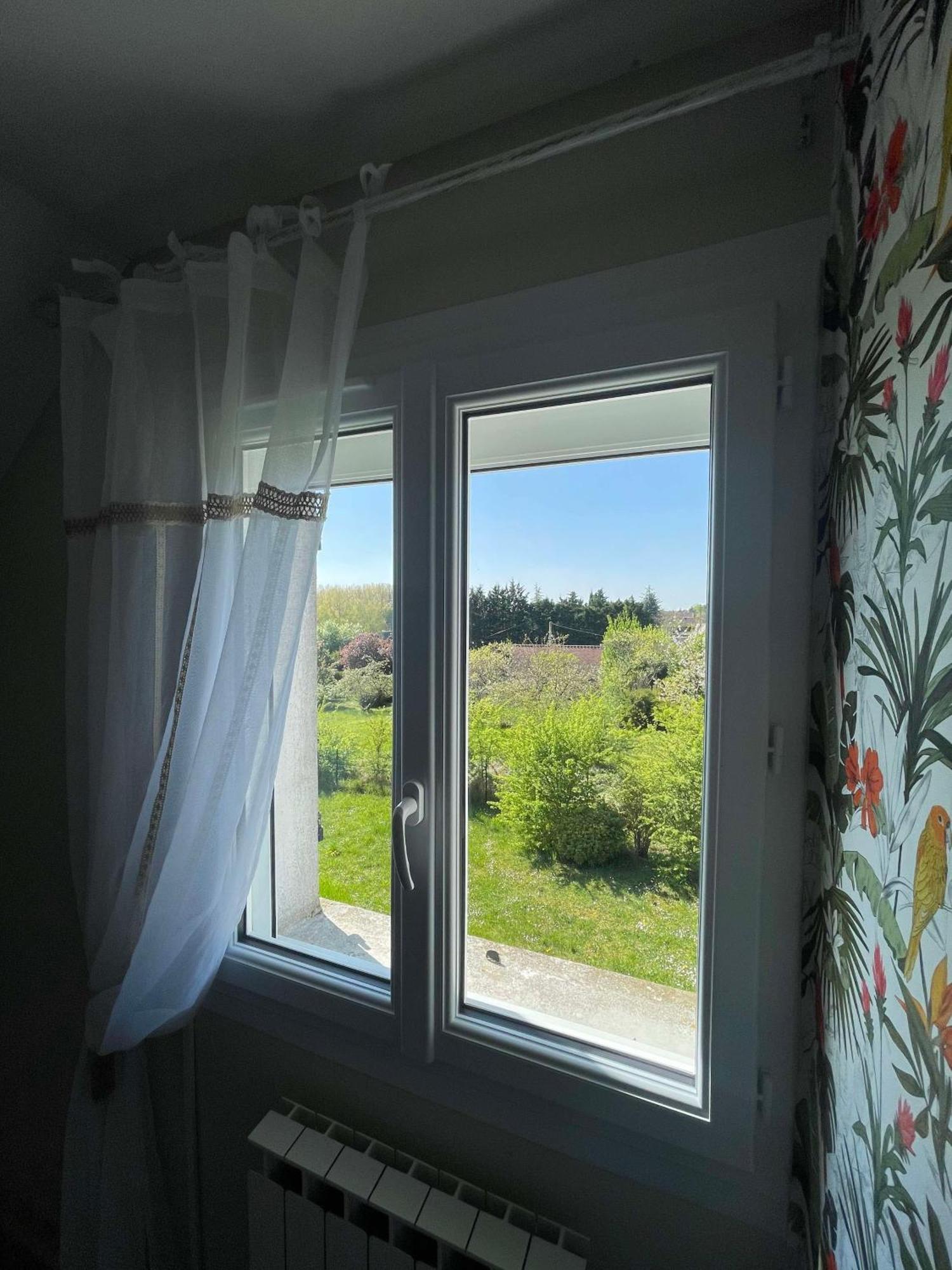 Des Roux Et Des Pious Suite De 35 A 60 M2 Et 3 Chambres Pour Groupe De 2 A 6 Personnes Civray-de-Touraine Екстер'єр фото